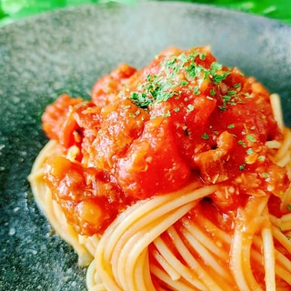 サバの味噌煮缶で！サバ缶のトマトパスタ♡